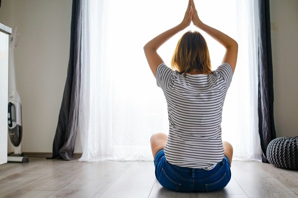 ¿Qué técnicas de respiración pueden mejorar el rendimiento de los nadadores en pruebas de larga distancia?