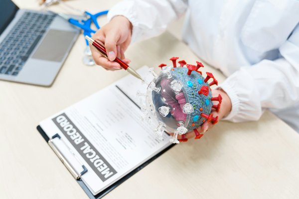 ¿Cómo influencian los centros comerciales en el valor de los inmuebles circundantes?